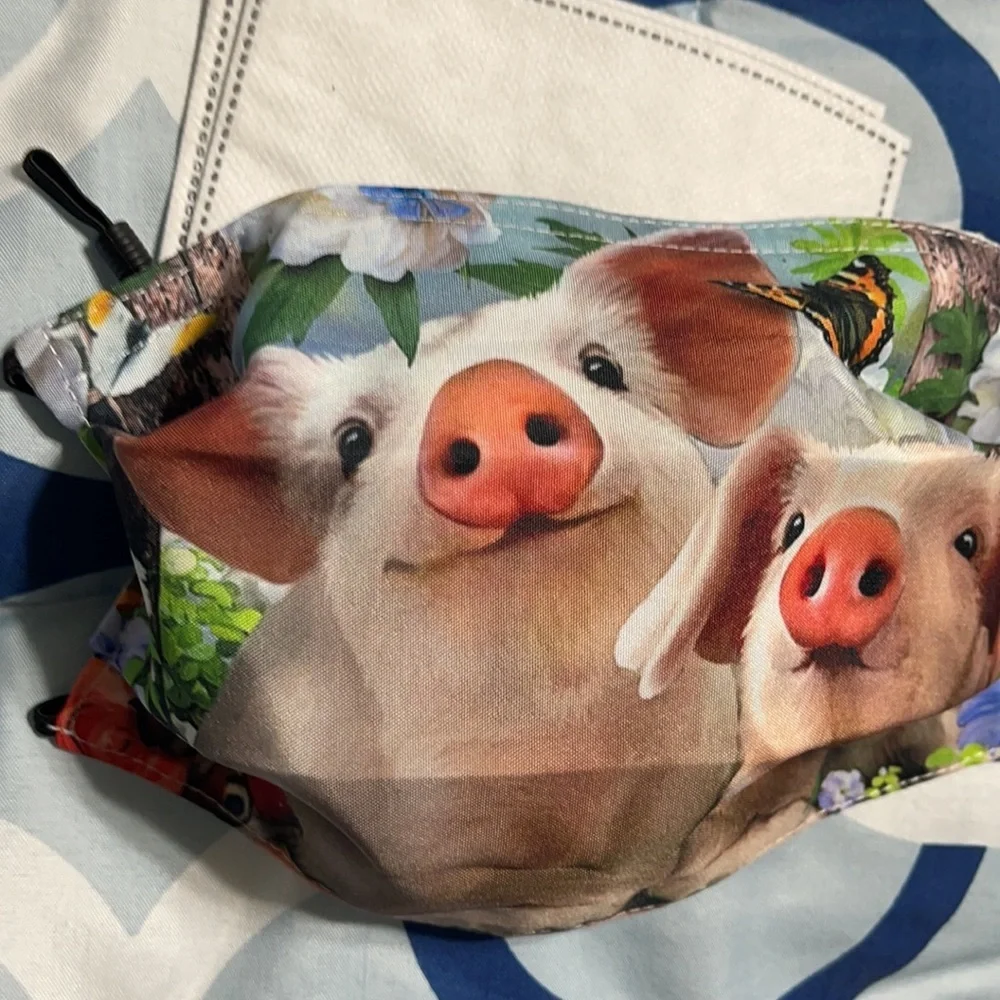 New cute pigs face mask